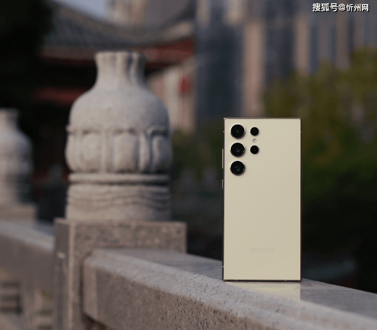 曾经被冷落如今618大降价成为爆款，2K屏+100倍变焦，降幅高达4200元